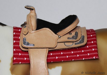 SaddlePad_RedHearts
